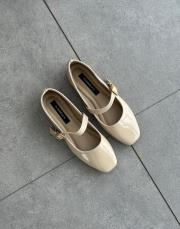 selantino küt burun toka detay kadın babet bej rugan