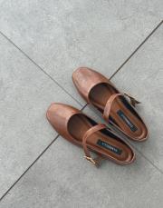 selantino küt burun toka detay kadın babet taba kırışık