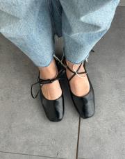 zico küt burun yan açık detay ipli kadın babet siyah 2