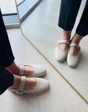 mahira oval burun toka detay kadın babet bej