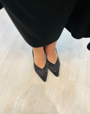 sekav sivri burun ön taş detay arkası açık kadın topuklu ayakkabı siyah