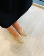 sekav sivri burun ön taş detay arkası açık kadın topuklu ayakkabı gold