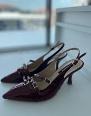 plassi sivri burun kemer detaylı bilek bağlı rugan kadın topuklu ayakkabı bordo rugan  2
