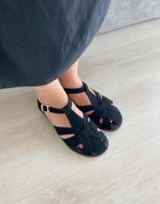 alone oval burun arkası açık kemerli kadın sandalet siyah