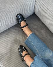 bionna oval burun taşlı kemer detay kadın babet siyaha gümüş