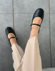 paney yuvarlak burun atkı detay kadın babet siyah