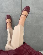 paney yuvarlak burun atkı detay kadın babet bordo kırışık