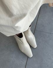 tatum küt burun kısa topuklu kadın botie bej kırışık 2