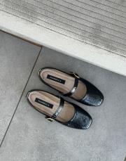 passi küt burun kemer detay kadın babet siyah kırışık