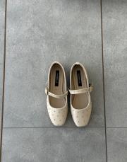 miret küt burun trok detay kadın babet bej