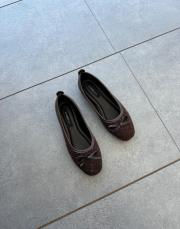 shape oval burun fiyonk detay pullu kadın babet acı kahve teks