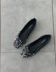 shape oval burun fiyonk detay pullu kadın babet gümüş