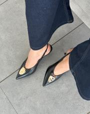 tania sivri burun ön aksesuar detay arkası açık kemerli kadın topuklu ayakkabı siyah kırışık 2