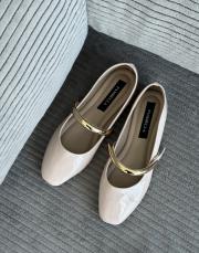 sharen oval burun aksesuar detay kadın babet bej