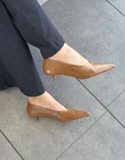 bellami sivri burun arkası kapalı topuklu kadın ayakkabı camel