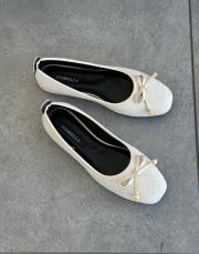 yatten küt burun taş detay kadın babet bej süet