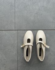 davetto küt burun toka detay kadın babet bej