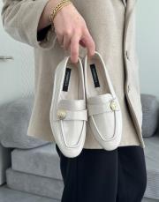 ketna küt burun ön toka aksesuar detay kadın babet bej kırışık