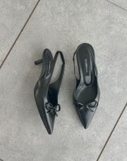 dandin sivri burun fiyonk detay topuklu kadın ayakkabı siyah
