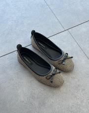 rosa küt burun fiyonk detay kadın babet siyah teks