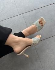 maze ön ve arkası açık taşlı kadın topuklu terlik bej