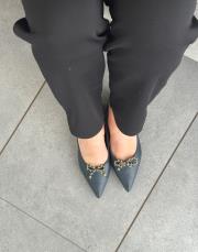 nayer sivri burun ön zincir fiyonk aksesuar detay kadın babet lacivert 2