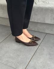 nayer sivri burun ön zincir fiyonk aksesuar detay kadın babet acı kahve 3