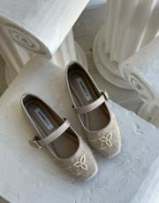 saver küt burun ön desen detay kemerli kadın babet bej