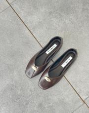 hugel küt burun ön aksesuar detay kadın babet acı kahve