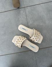 marten ön ve arkası açık boncuk aksesuar detay kadın terlik bej 2