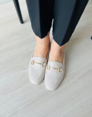 sarabia oval burun ön aksesuar detay kadın babet bej deri